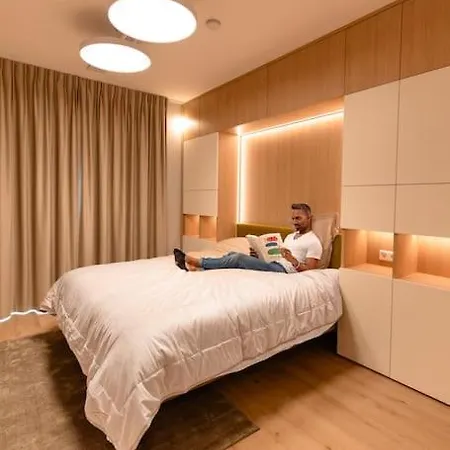 Appartamento Henry's Appt With A Private 412 - Shared Kitchen Lussemburgo