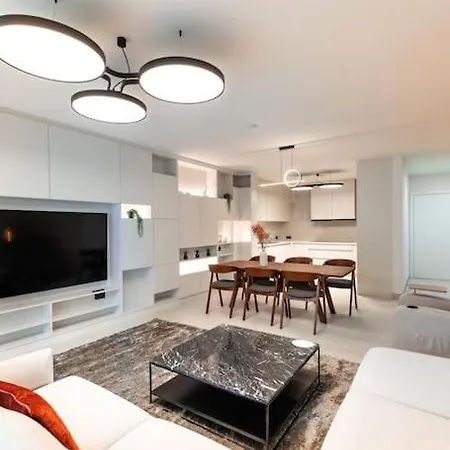 Apartment Henry's Appt With A Private 412 - Shared Kitchen *