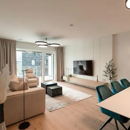 Henry's Appt With A Private 412 - Shared Kitchen Appartamento