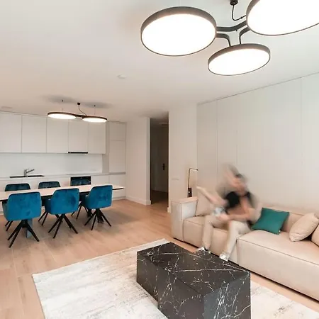 Henry's Appt With A Private 412 - Shared Kitchen Apartment *
