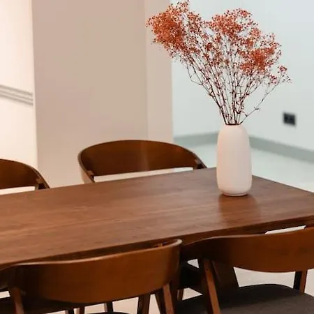 شقة Henry's Appt With A Private 412 - Shared Kitchen لوكسمبورغ
