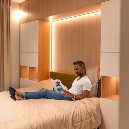 Henry's Appt With A Private 412 - Shared Kitchen Διαμέρισμα *