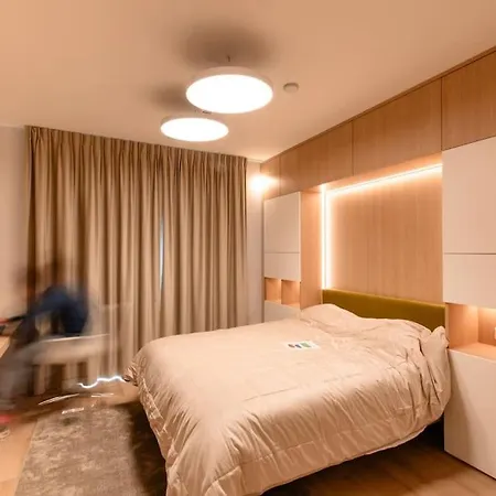 Henry's Appt With A Private 412 - Shared Kitchen * Luxemburgo