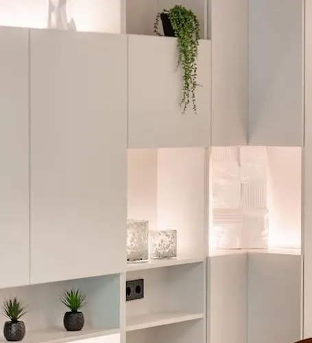 Apartament Henry's Appt With A Private 412 - Shared Kitchen *