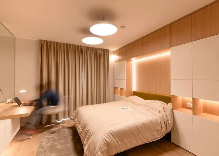 Henry's Appt With A Private 412 - Shared Kitchen * Luksemburg