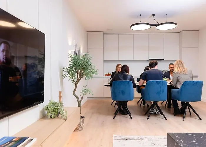 公寓 Henry's Appt With A Private 412 - Shared Kitchen