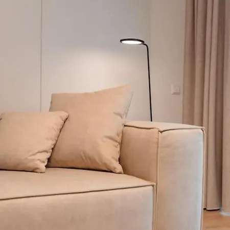 Henry's Appt With A Private 412 - Shared Kitchen * 卢森堡