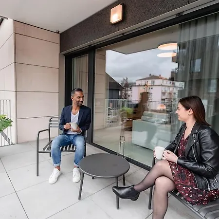 Henry's Appt With A Private 412 - Shared Kitchen 公寓