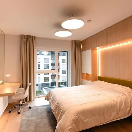 公寓 Henry's Appt With A Private 412 - Shared Kitchen